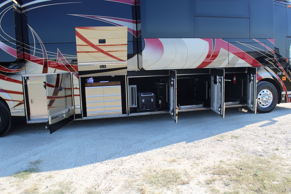 2016 Prevost Outlaw H3-45 For Sale