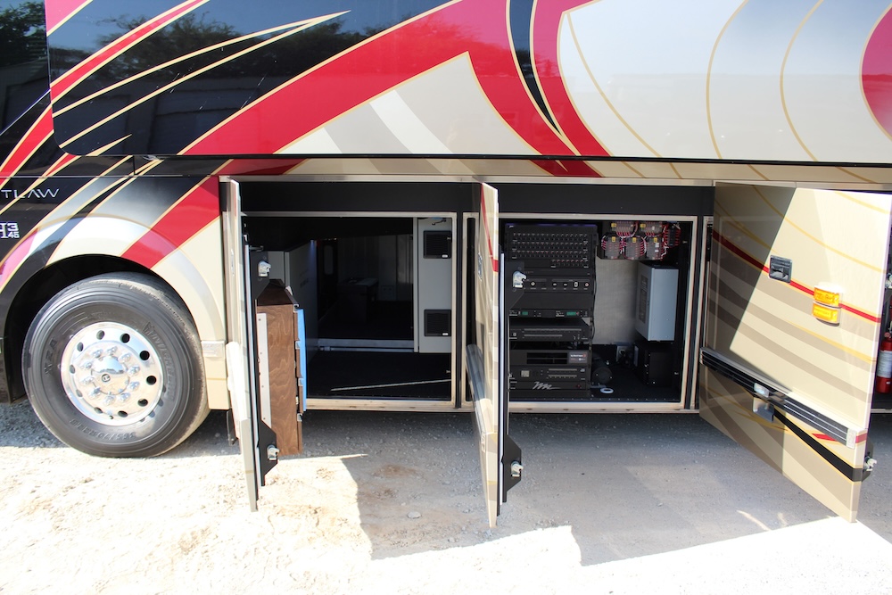 2016 Prevost Outlaw H3-45 For Sale