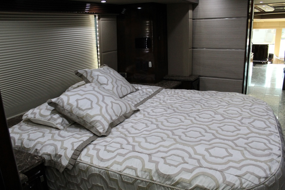 2016 Prevost Outlaw H3-45 For Sale