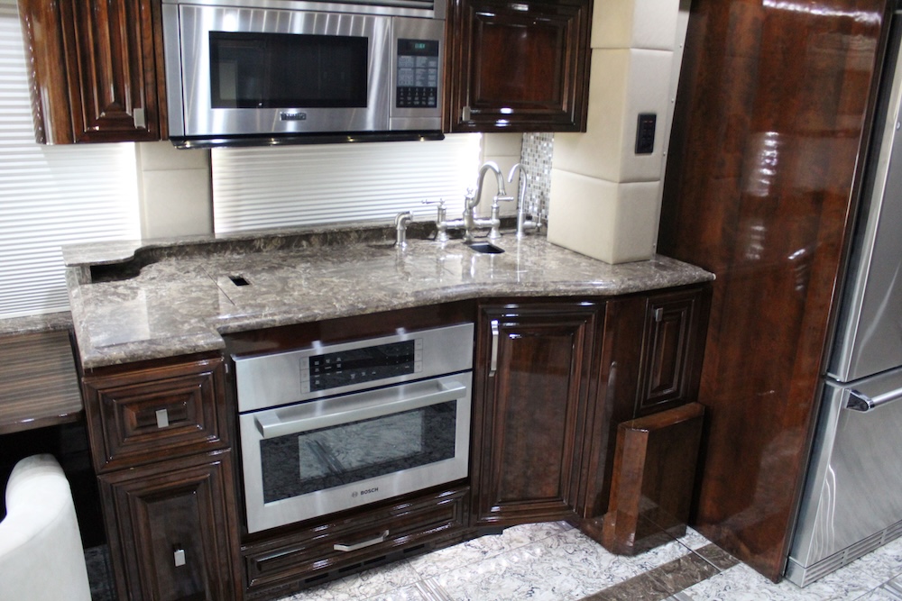 2016 Prevost Outlaw H3-45 For Sale