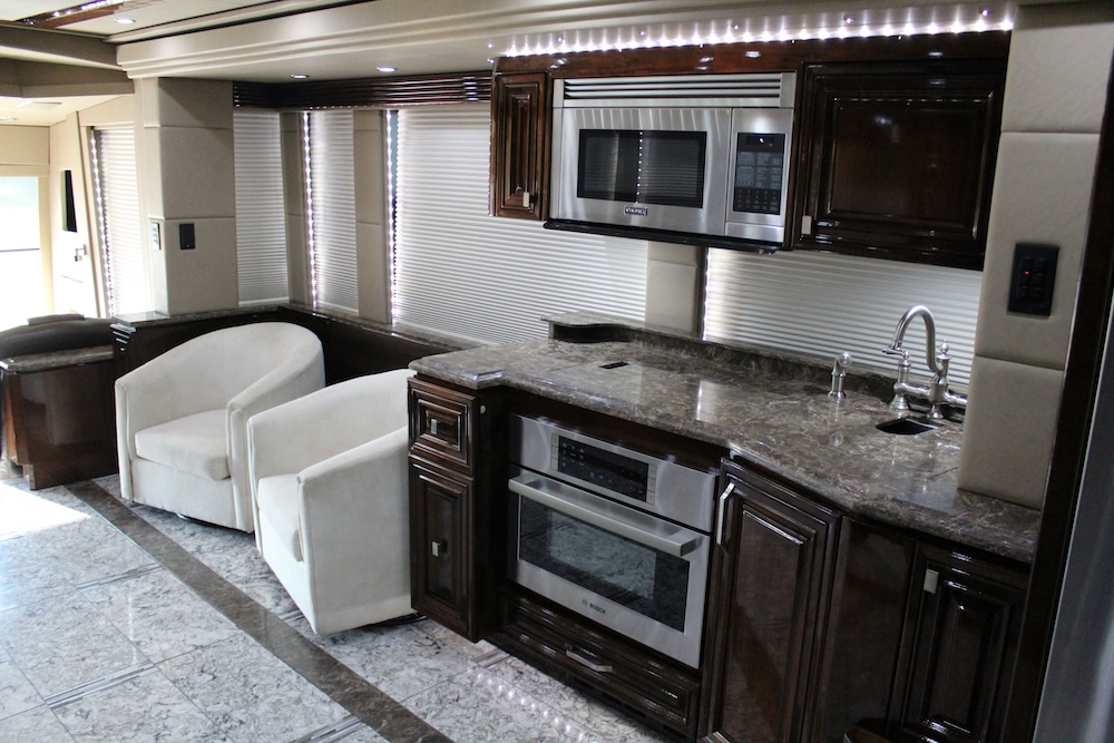 2016 Prevost Outlaw H3-45 For Sale