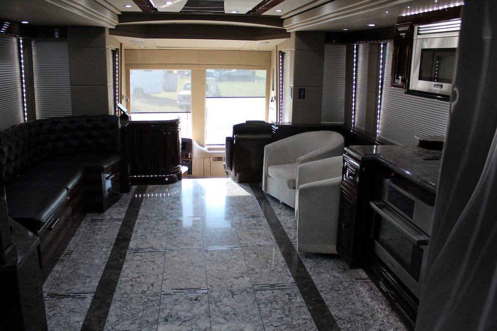 2016 Prevost Outlaw H3-45 For Sale