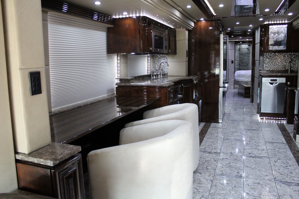 2016 Prevost Outlaw H3-45 For Sale