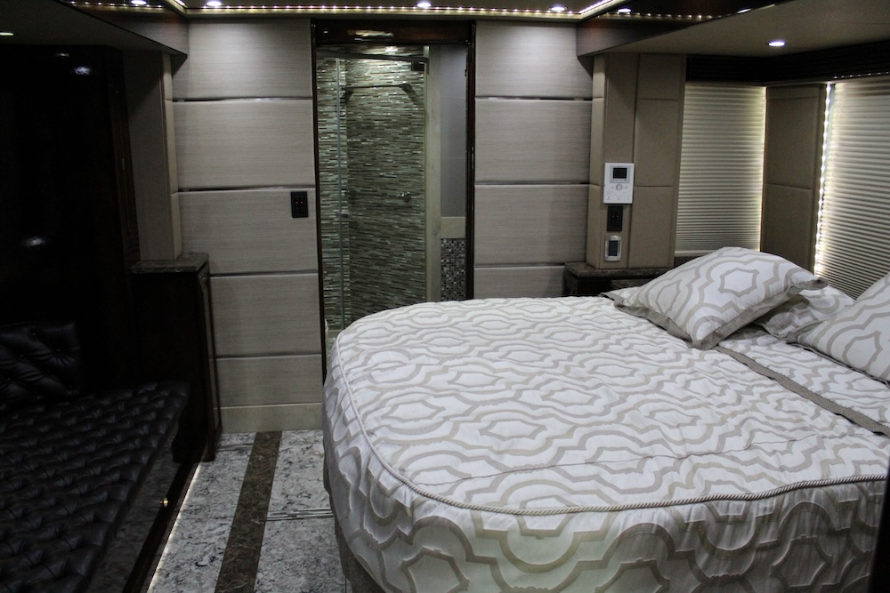 2016 Prevost Outlaw H3-45 For Sale