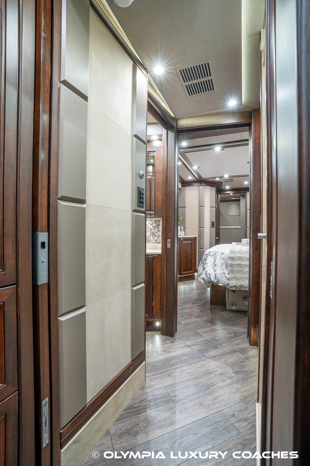 2017 Prevost Emerald X3 For Sale