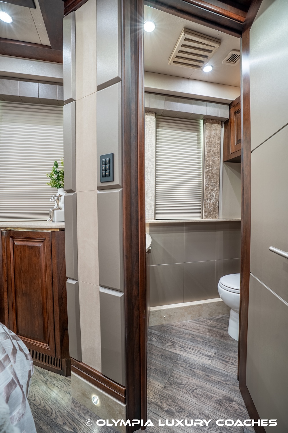 2017 Prevost Emerald X3 For Sale