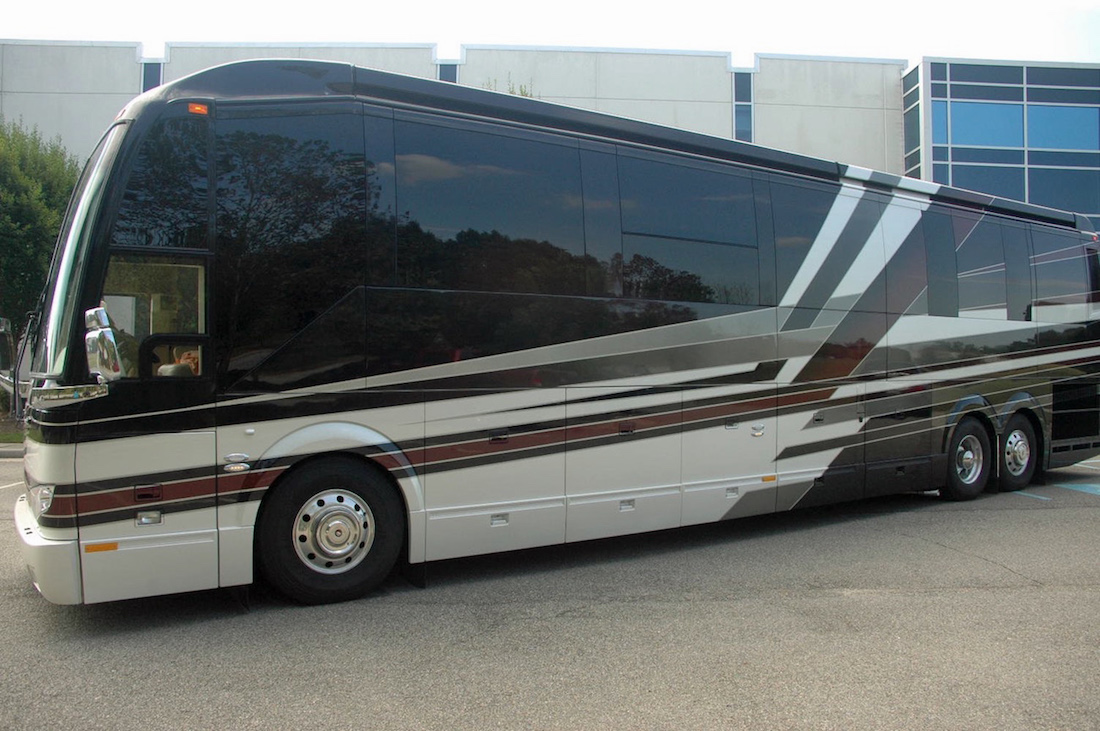 2017 Prevost Featherlite H3-45 For Sale