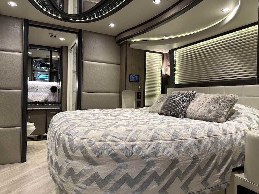 2017 Prevost Liberty H3-45 For Sale