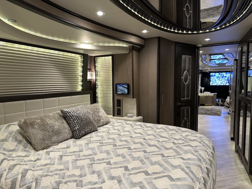 2017 Prevost Liberty H3-45 For Sale