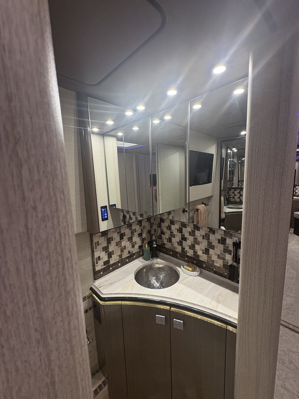 2017 Prevost Marathon H3-45 For Sale
