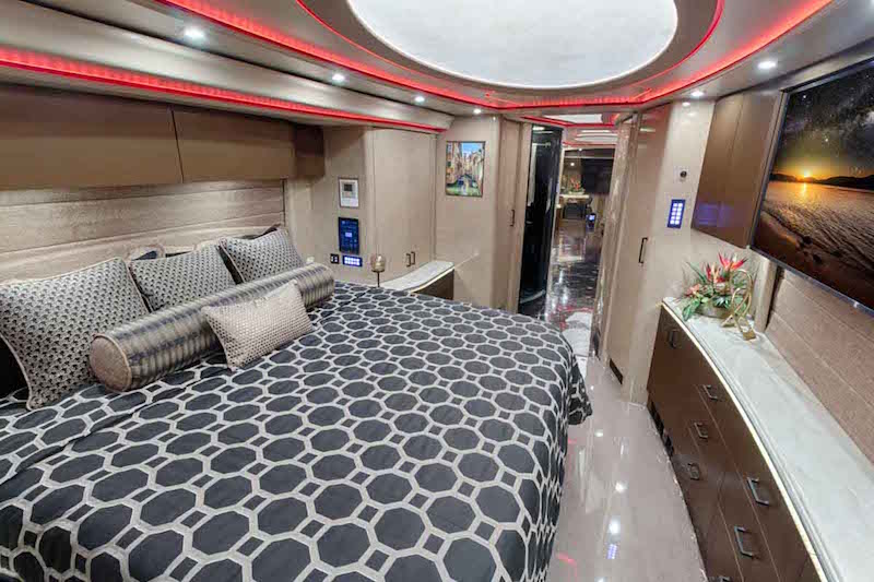 2017 Prevost Marathon H3-45 For Sale