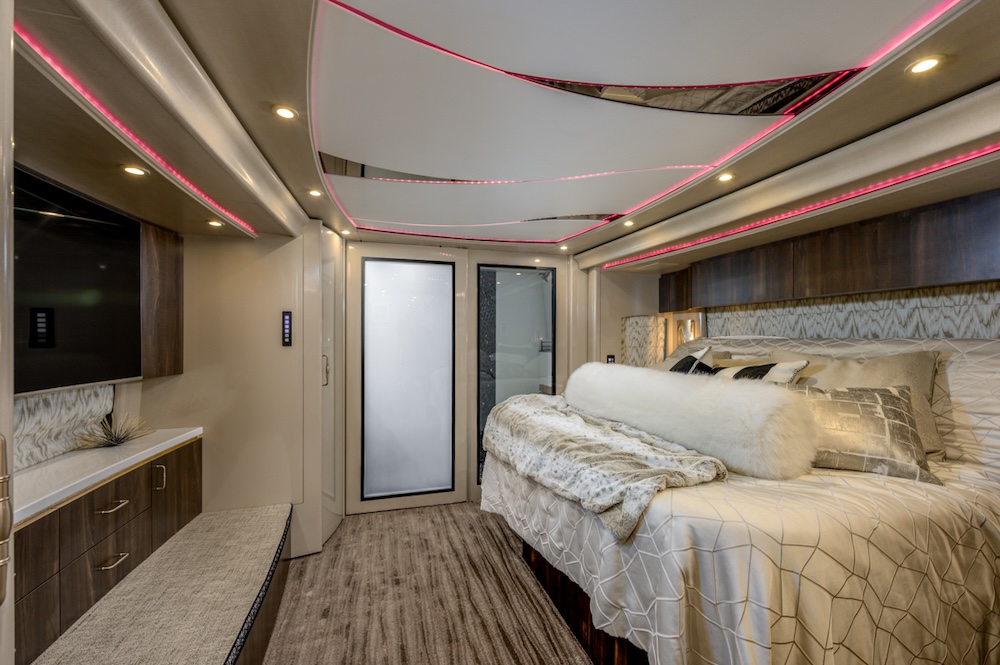 2017 Prevost Marathon H3-45 For Sale