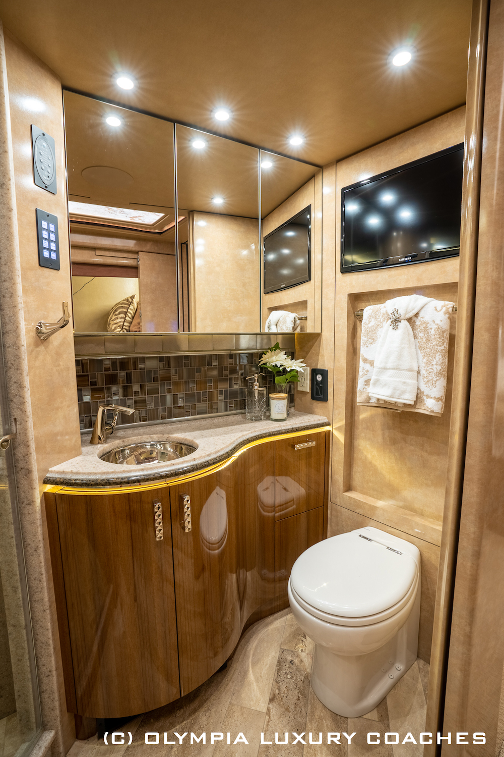 2017 Prevost Marathon H3-45 For Sale