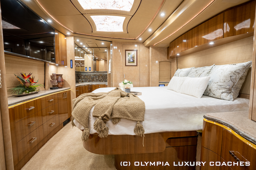 2017 Prevost Marathon H3-45 For Sale