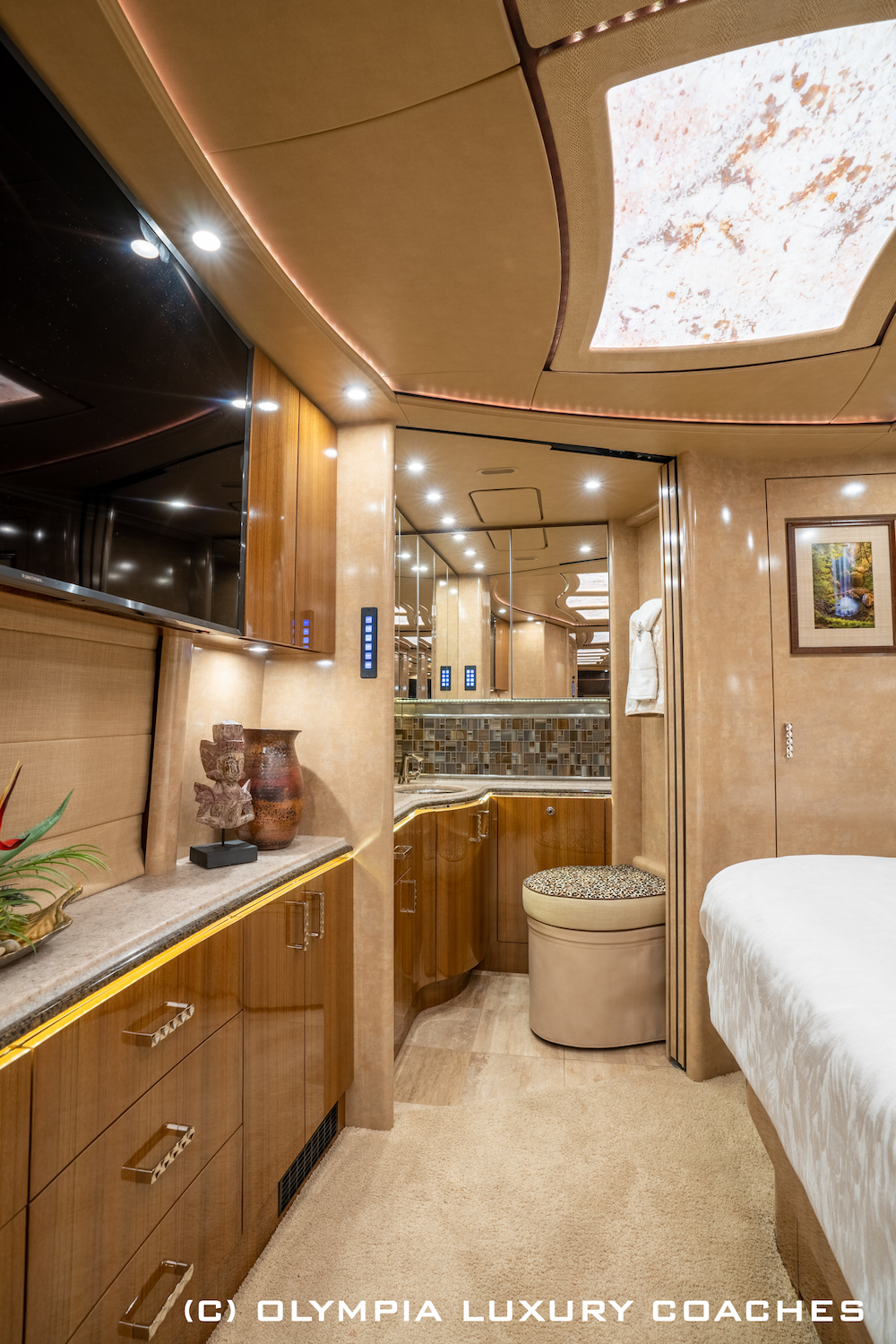 2017 Prevost Marathon H3-45 For Sale