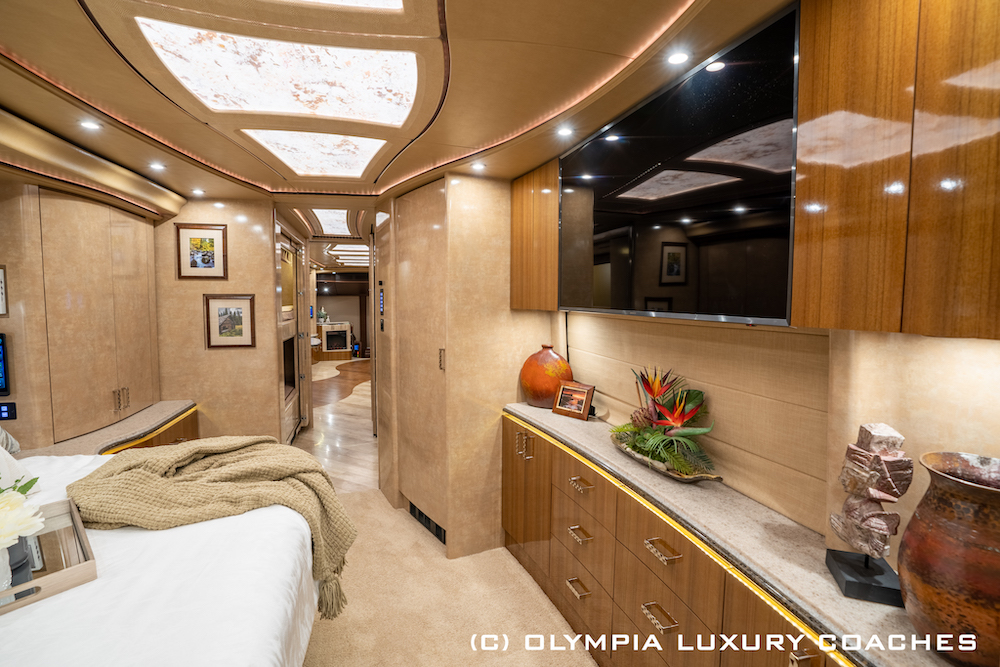 2017 Prevost Marathon H3-45 For Sale