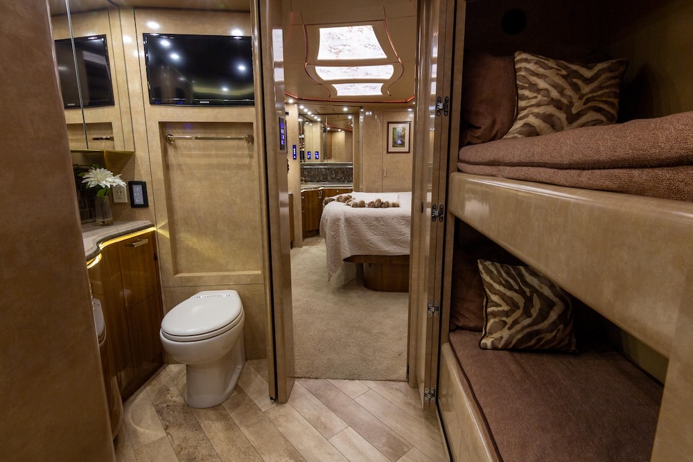 2017 Prevost Marathon H3-45 For Sale