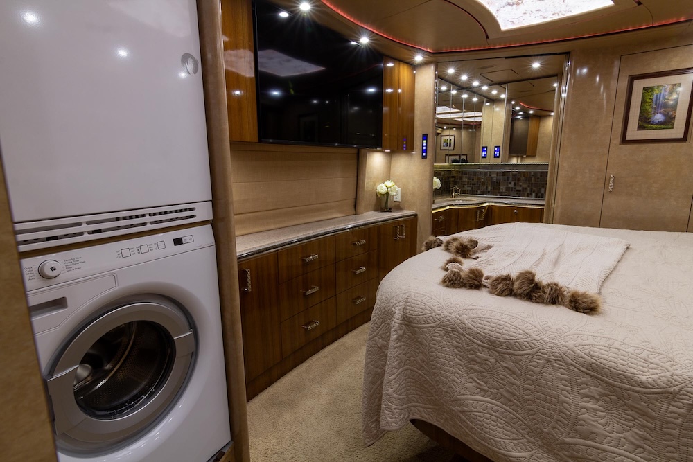 2017 Prevost Marathon H3-45 For Sale