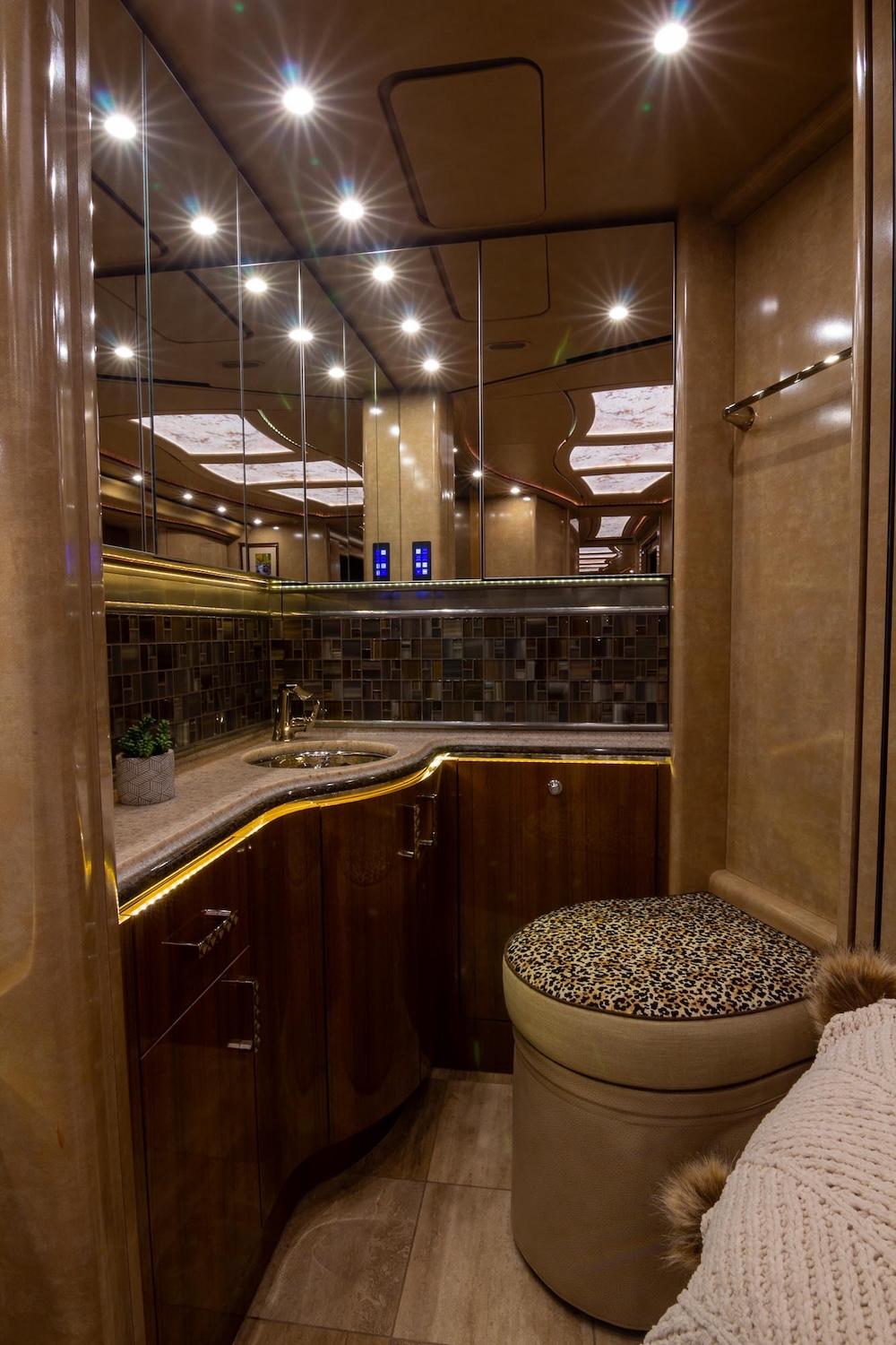 2017 Prevost Marathon H3-45 For Sale