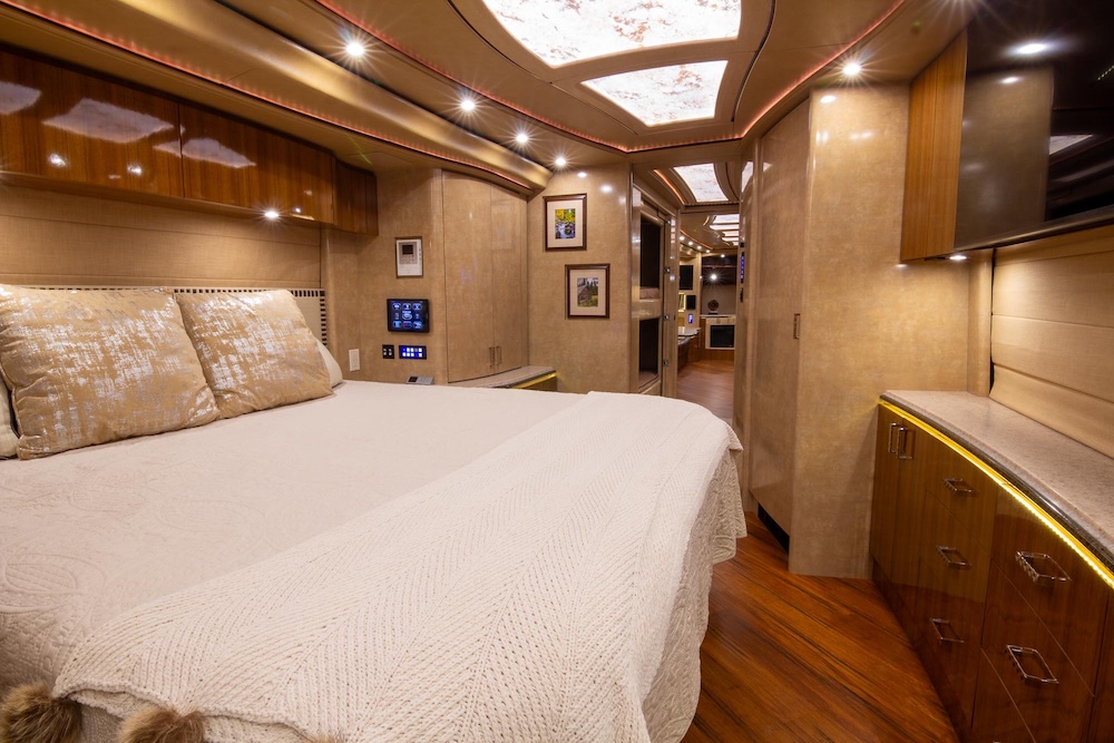 2017 Prevost Marathon H3-45 For Sale