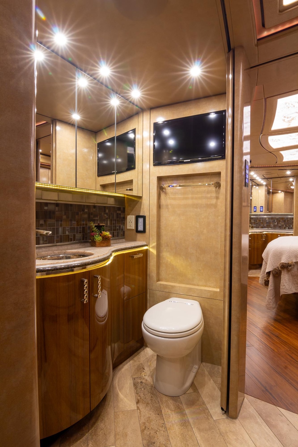 2017 Prevost Marathon H3-45 For Sale