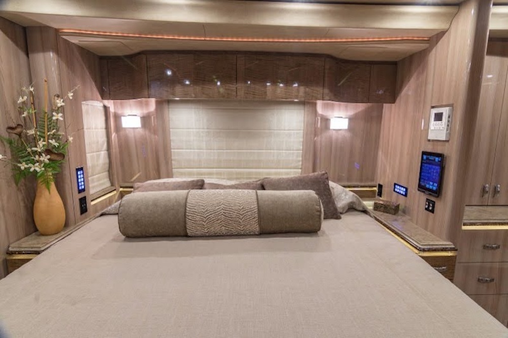 2017 Prevost Marathon X3 For Sale