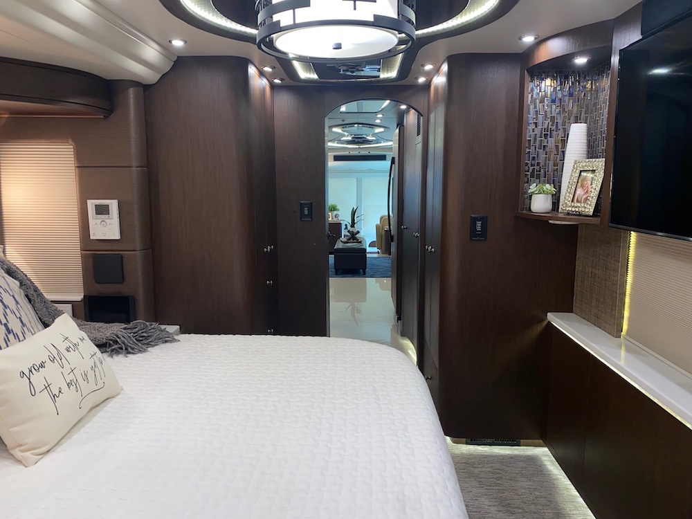 2017 Prevost Millennium H3-45 For Sale