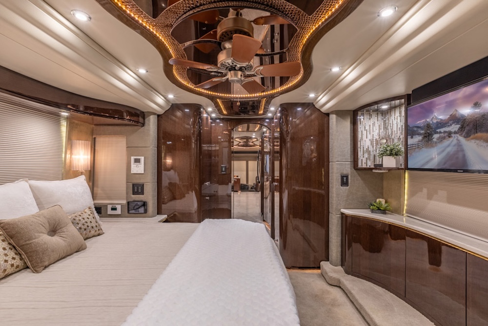 2017 Prevost Millenniuim H3-45 For Sale