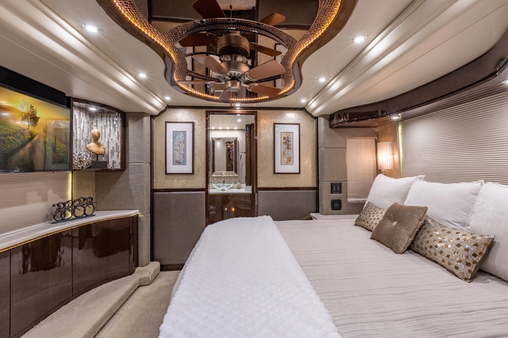 2017 Prevost Millenniuim H3-45 For Sale