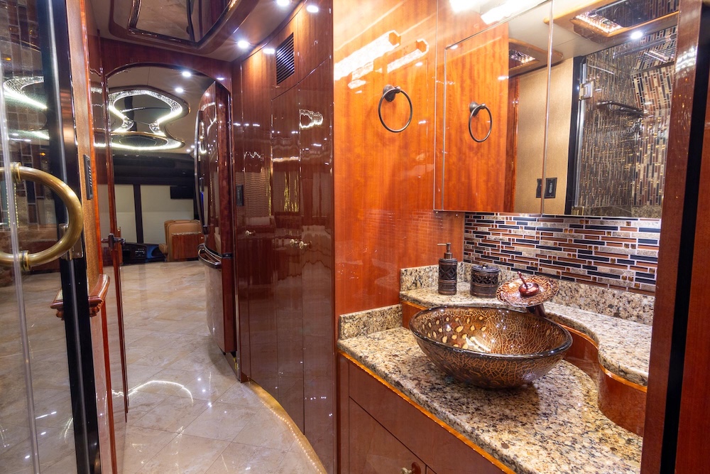 2017 Prevost Millennium H3-45 For Sale