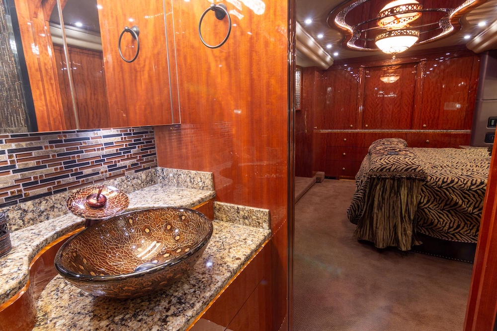 2017 Prevost Millennium H3-45 For Sale