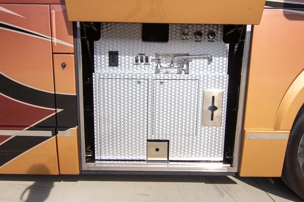 2017 Prevost Millennium H3-45 For Sale