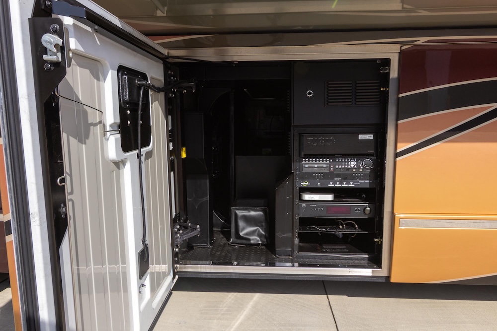 2017 Prevost Millennium H3-45 For Sale