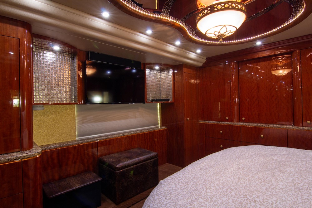 2017 Prevost Millennium  H3-45 For Sale