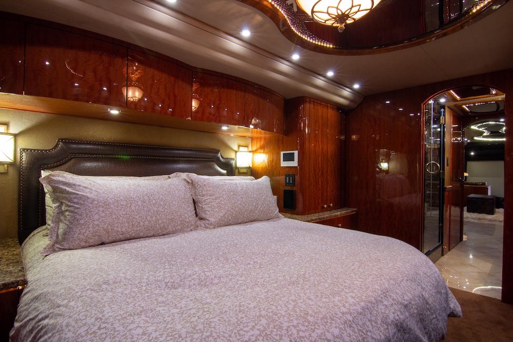 2017 Prevost Millennium  H3-45 For Sale