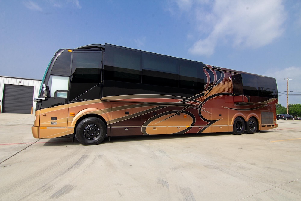 2017 Prevost Millennium  H3-45 For Sale