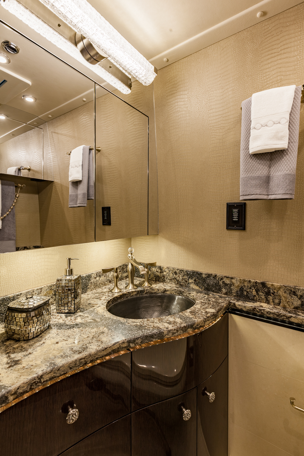 2001 Prevost Millennium H3-45 For Sale