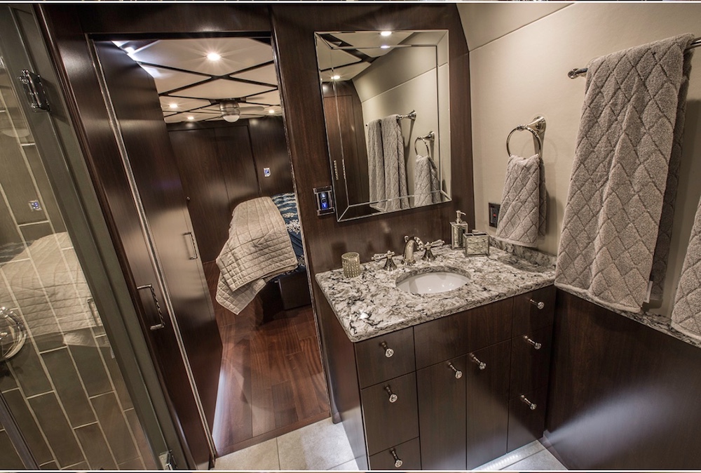 2018 Prevost Featherlite H3-45 For Sale