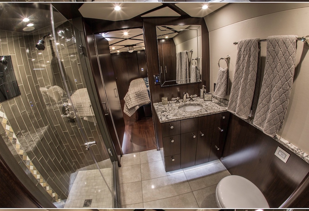 2018 Prevost Featherlite H3-45 For Sale