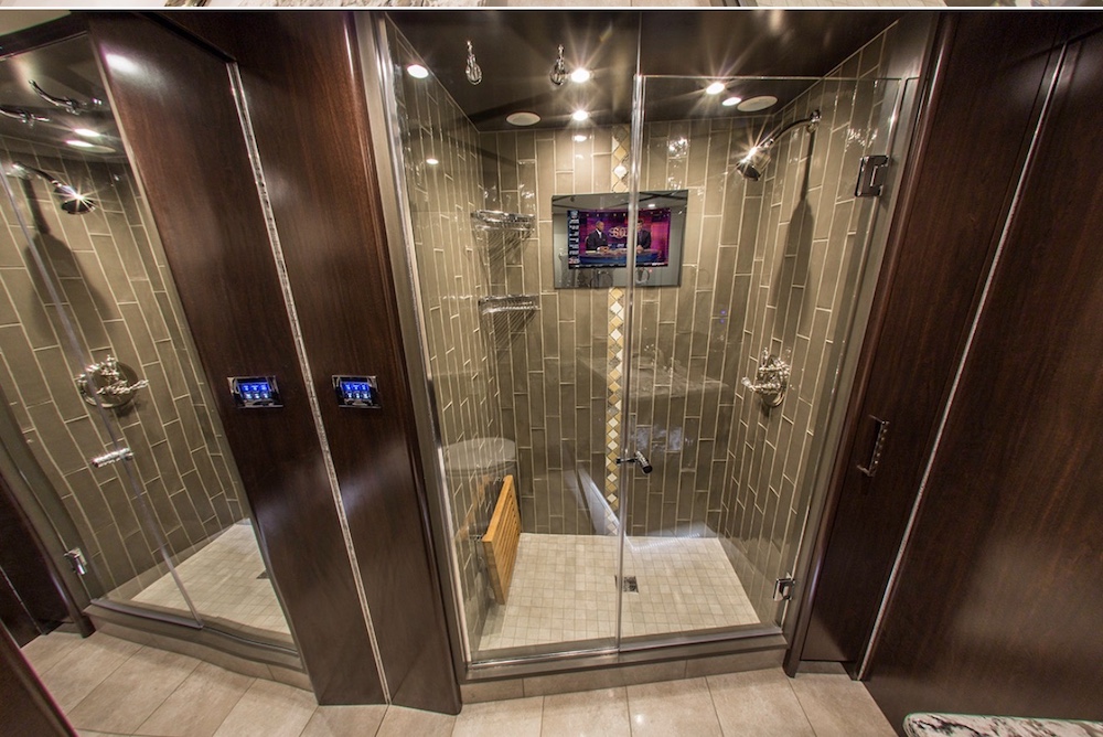 2018 Prevost Featherlite H3-45 For Sale