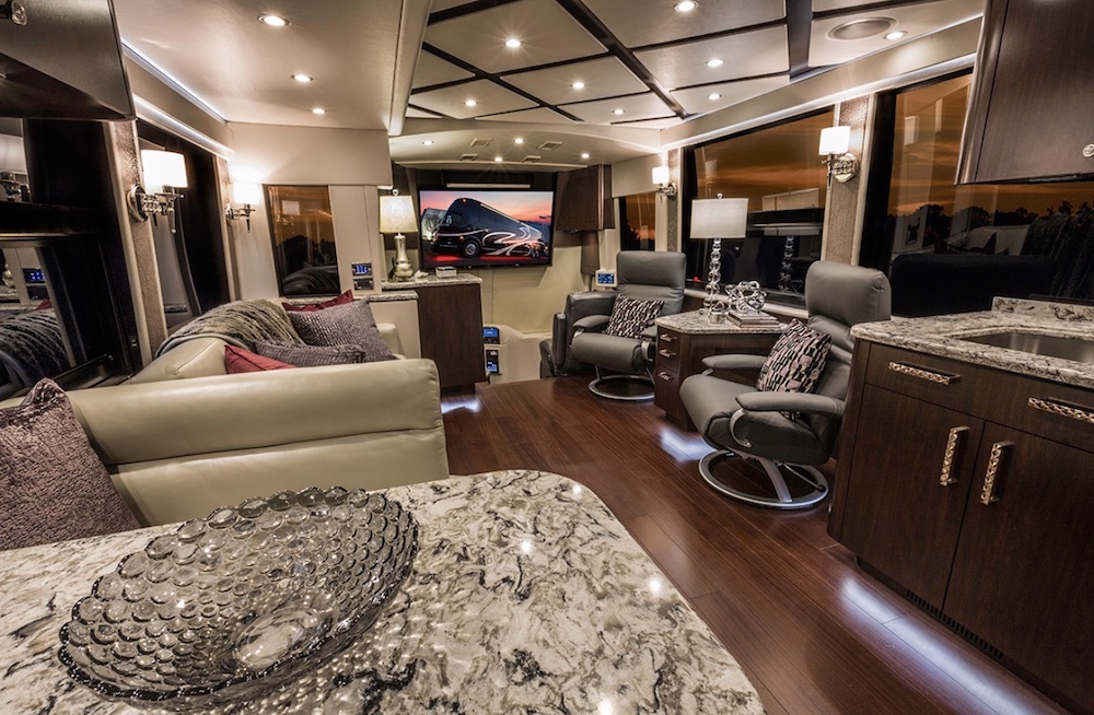 2018 Prevost Featherlite H3-45 For Sale