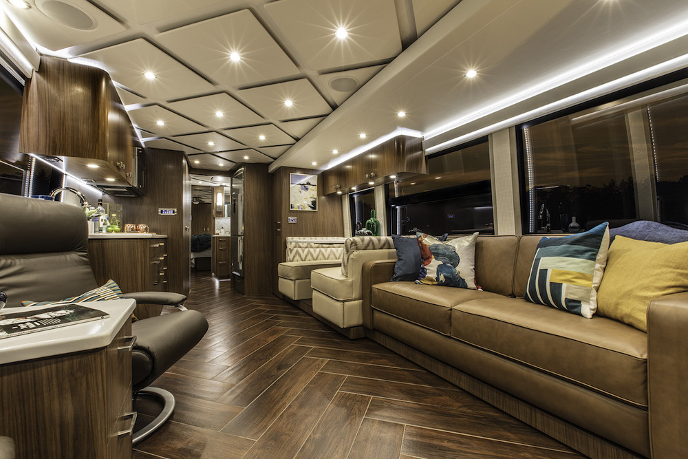 2018 Prevost Featherlite H3-45 For Sale