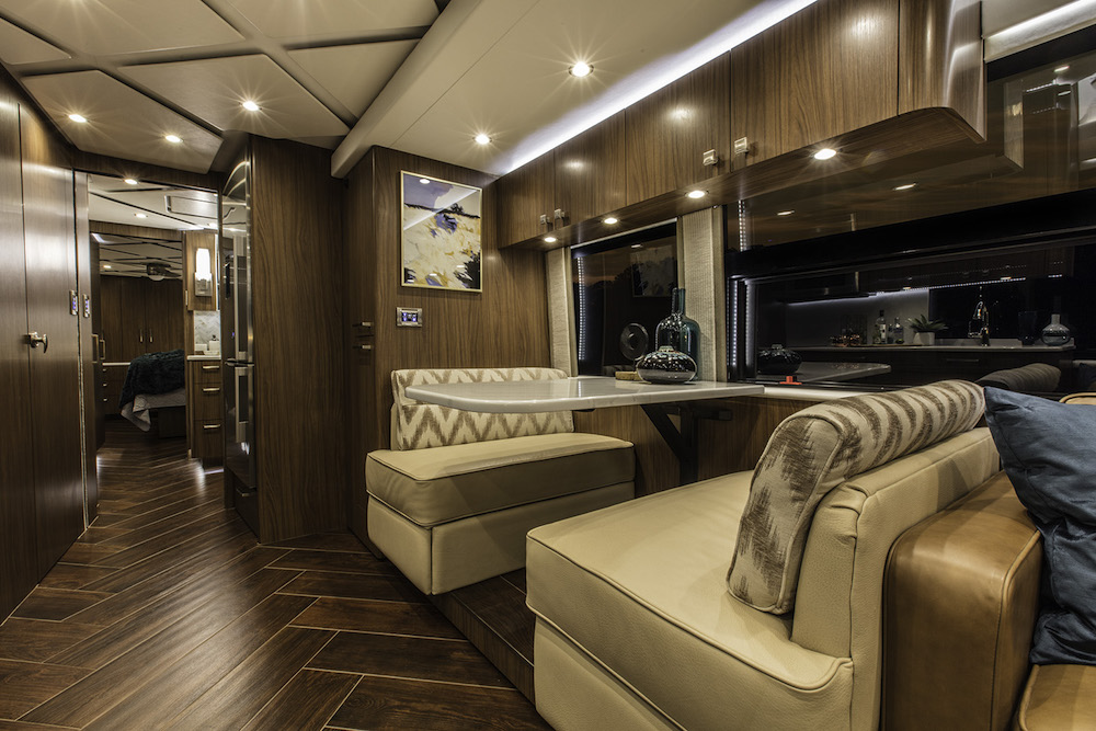 2018 Prevost Featherlite H3-45 For Sale