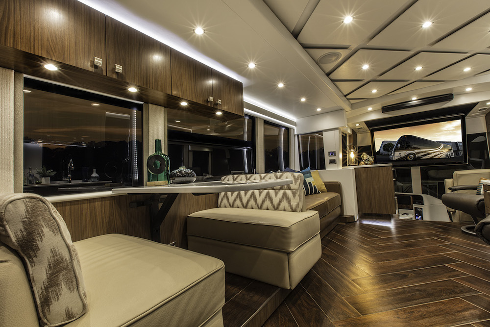 2018 Prevost Featherlite H3-45 For Sale