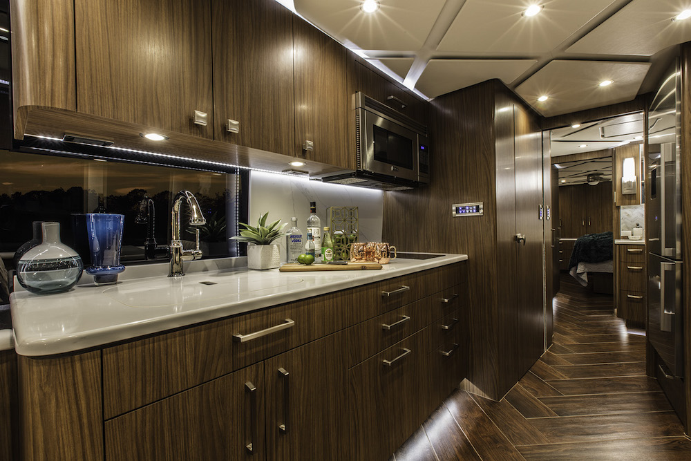 2018 Prevost Featherlite H3-45 For Sale