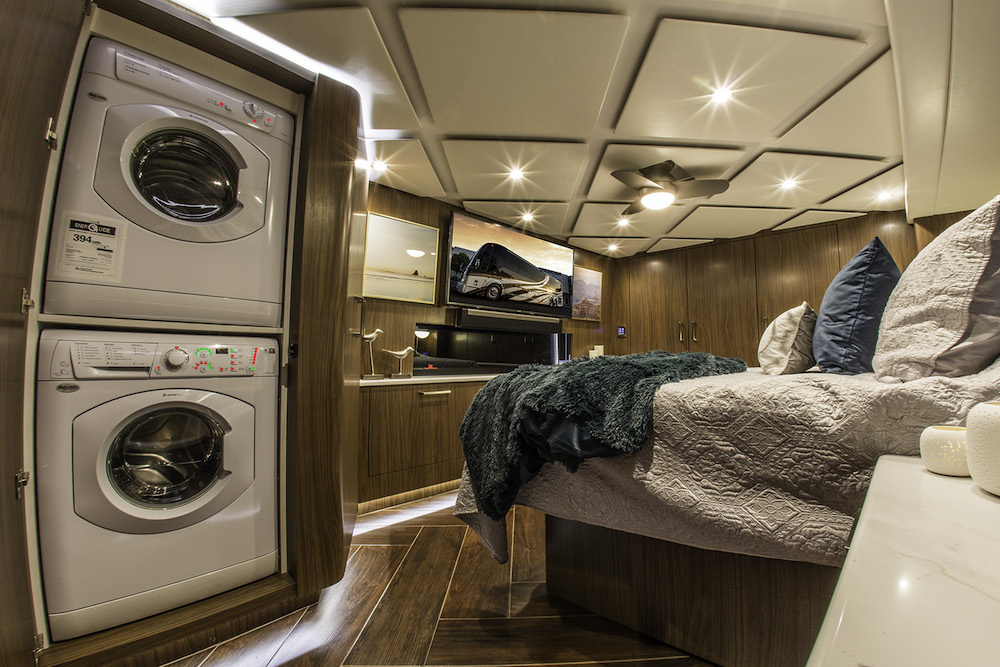 2018 Prevost Featherlite H3-45 For Sale