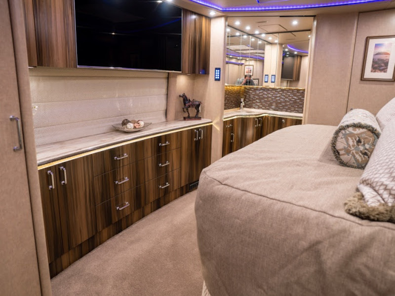 2018 Prevost Marathon H3-45 For Sale