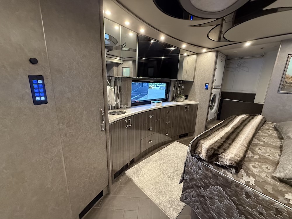 2018 Prevost Marathon XLII For Sale