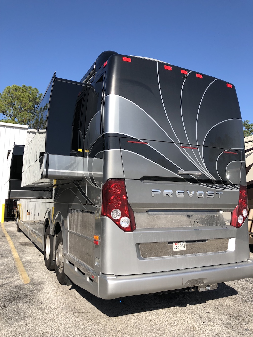 2018 Prevost Parliament H3-45 For Sale