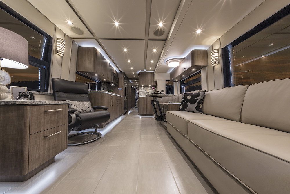 2019 Prevost Featherlite H3-45 For Sale